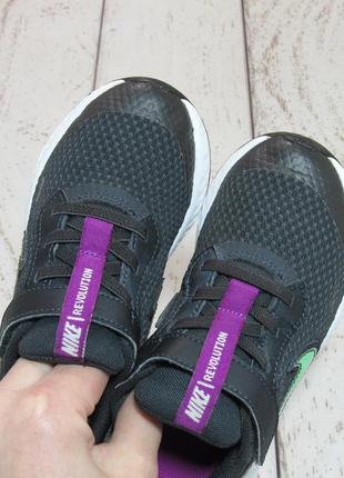 Nike revolution кросівки для дівчинки7 фото