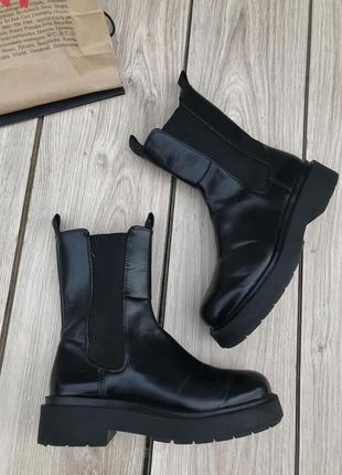 Черные демисезонные ботильоны h&amp;m ботинки ботинки chunky leather boots7 фото