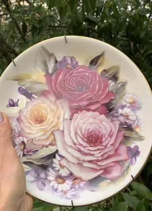 Винтажная коллекционная тарелка из фарфора. португалия, марка jsb.