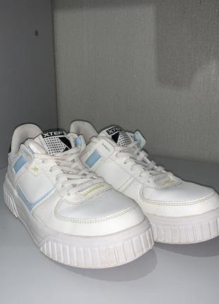 Кросівки (білі 38 розмір) xtep3 фото