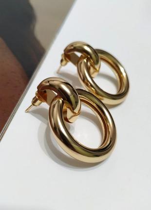 Золотистые серьги круглые минимализм шарики гвоздики пусеты кольца под золото2 фото