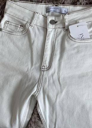 Джинсы прямые джинсы скошенные джинсы с разрезами1 фото