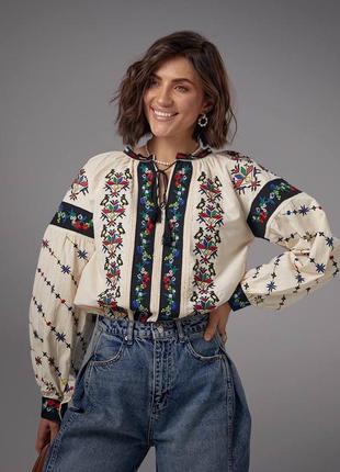 Колоритный пиджак, рубашка с вышитым орнаментом, украинская символика, вышиванка женская