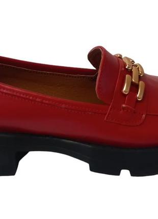 Туфли-лоферы женские кожаные на утолщенной подошве цвет красный3 фото