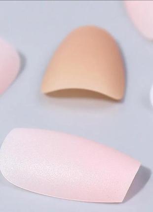 Камуфлирующие гелевые типсы для наращивания ногтей: молочные, розовые, бежевые. форма миндаль.5 фото