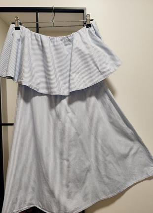 Короткое платье с открытыми плечами4 фото