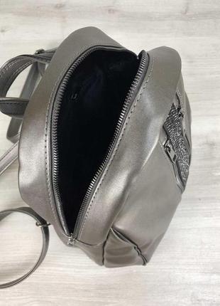 Стильный молодежный рюкзак юна серебряного цвета5 фото