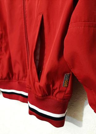Adidas спортивна куртка червона три смуги білі на підкладці, жіноча не трикотаж м 46 48 кофта5 фото