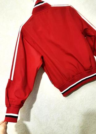 Adidas спортивна куртка червона три смуги білі на підкладці, жіноча не трикотаж м 46 48 кофта7 фото