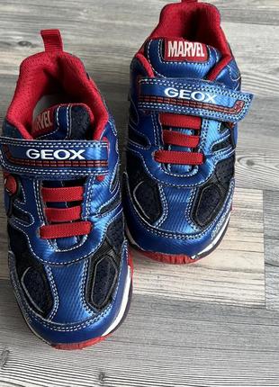 Кожаные кроссовки geox marvel5 фото