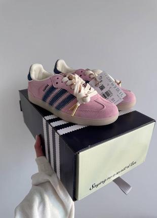 Неймовірні жіночі кросівки adidas samba x notitle pink navy premium рожеві3 фото