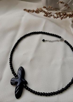 Ожерелье с черной птичкой ручной работы / handmade черный жемчуг с черной птичкой / ожерелье с черной горлицей4 фото
