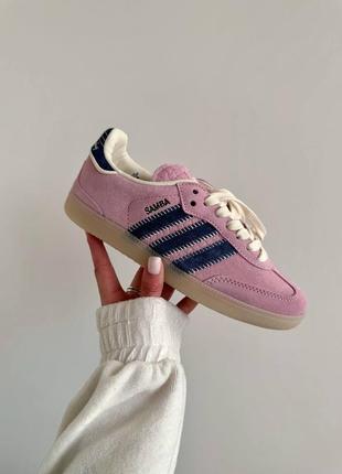 Женские кроссовки адидас самба премиум розовые / adidas samba x notitle pink / navy premium