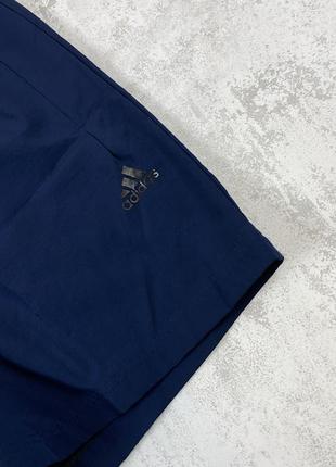 Эффективный стиль: синие технологические шорты adidas!4 фото