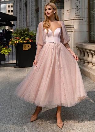 Гламурна вечірня випускна легка повітряна сукня з фатину ніжного кольору з відкритими плечима1 фото