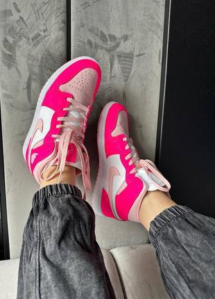 Жіночі кросівки nike air jordan 1 retro high pink9 фото