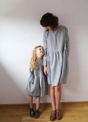 Платья одинаковые мама дочка в клетку1 фото