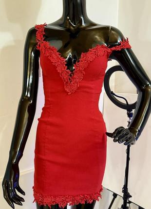 Ярко красное мини платье вискоза xs s корсетное футляр