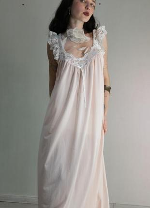 Розкішна ніжно рожева сукня вінтаж у білизняному стилі1 фото