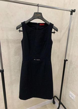 Чорне плаття футляр нижче коліна сукня міді hugo boss чорне