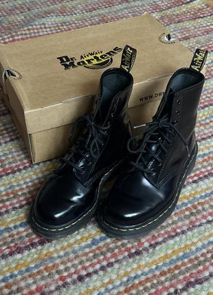 Чоботи dr.martens