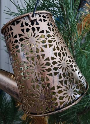 Лейка светильник садовый на солнечной батарее. заряжается от солнца.