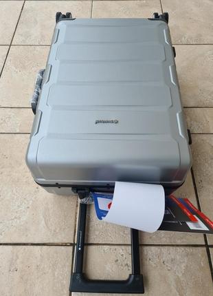Мощный надёжный чемодана  на зажымах snowball 20503  малый9 фото