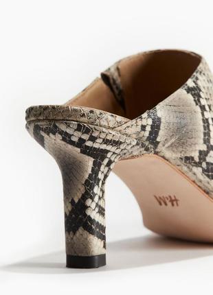 Кожаные мюли под кожу змеи h&amp;m studio 1222973001