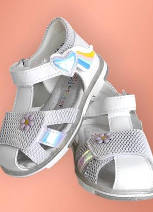Детские летние босоножки сандалии для девочки белые закрытые
