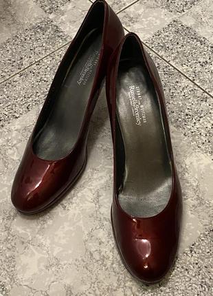 Нові класичні брендові туфлі  stuart weitzman на повномірний 41 розмір1 фото