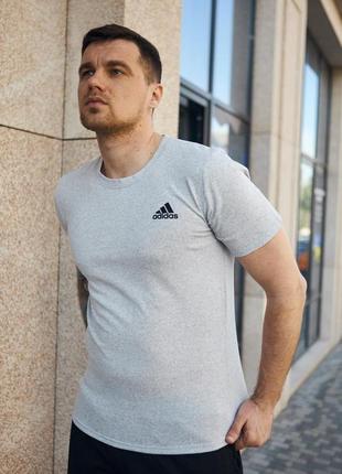 Чоловіча футболка adidas на весну у світло-сірому кольорі premium якості, стильна та зручна футболка на кожен день