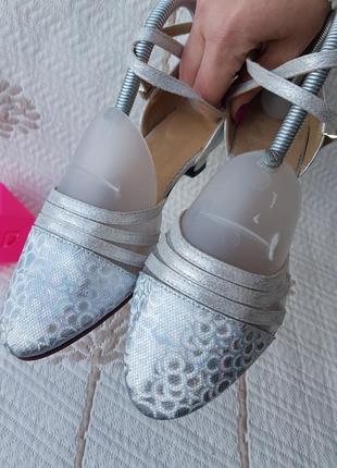 Шикарні блискучі новенькі срібні сріблясті босоніжки для бальних танців латина фокстрот вальс квікстеп7 фото