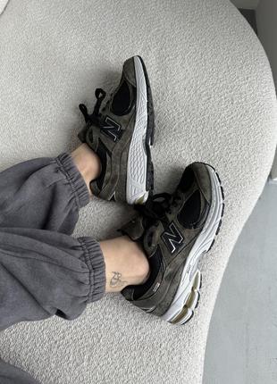 Стильные женские и мужские кроссовки new balance 2002r black dark olive хаки6 фото