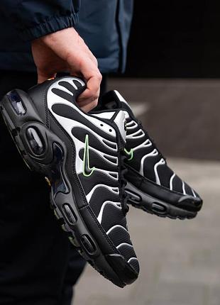 Мужские кроссовки nike air max plus tn black silver green