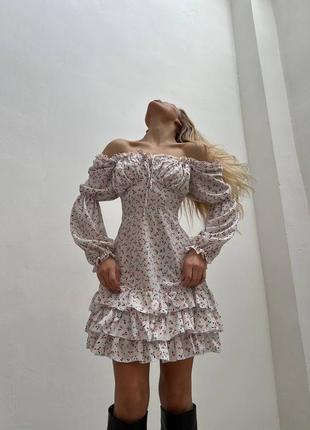 Платье в стиле мини с воланами8 фото