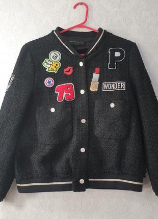 Куртка-бомбер zara з нашивками