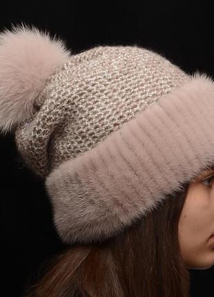 Женская вязаная шапка из меха "соты"3 фото