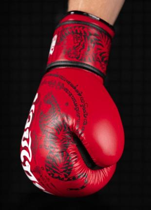 Боксерские перчатки phantom muay thai red 16 унций (капа в подарок)7 фото