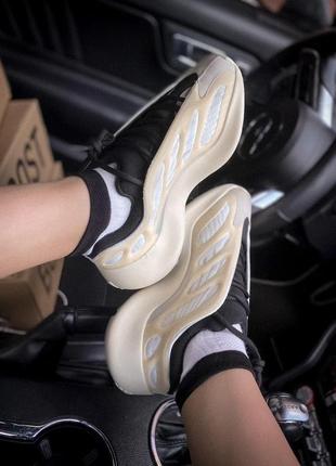 Adidas yeezy boost 700 шикарные кроссовки адидас бежевые (36-42)💜6 фото