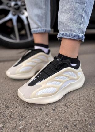 Adidas yeezy boost 700 шикарные кроссовки адидас бежевые (36-42)💜1 фото