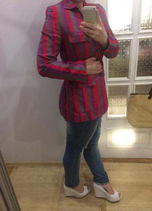 Яскравий лляної жакет