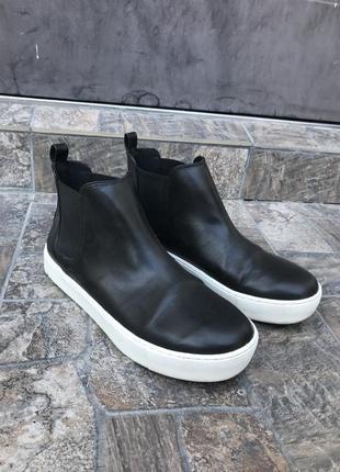 Чёрные,высокие,кожаные кеды с белой подошвой,ботинки,37размер/24,5 см h&m1 фото