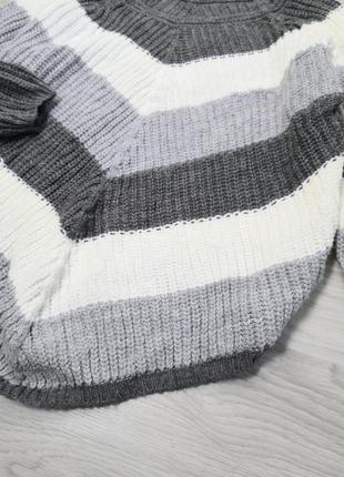 Стильный свитер в серую белую полоску4 фото