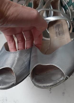 Женские туфли для бальных танцев кожаные босоножки серебристые8 фото