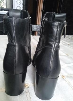Кожаные ботинки ботинки ботильоны челси натуральной кожи черного цвета минималистичные с острым носом в идеальном состоянии от зара zara 38 размера4 фото