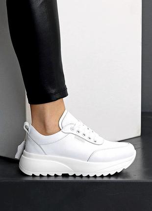 Белые женские кроссовки на высокой подошве утолщенной из натуральной кожи4 фото