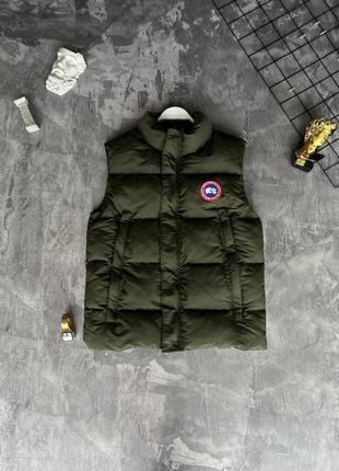 Крута жилетка canada goose