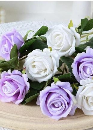 Високі латексні троянди