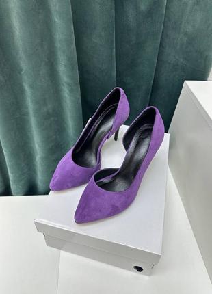 Изящные классические туфли лодочки на шпильке фиолетовые замшевые3 фото