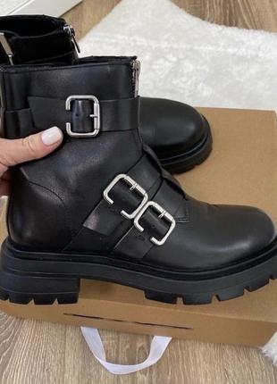 Zara черевики взуття